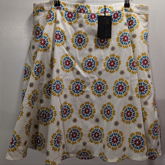 NWT Star Trek Starfleet Delta insignia sunburst skirt. - Picture 2 of 9